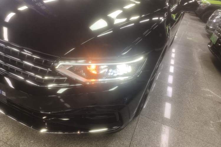 Used Volkswagen Magotan 2026 30 Million Vehicles Selected Model 380TSI DSG Luxury Edition
