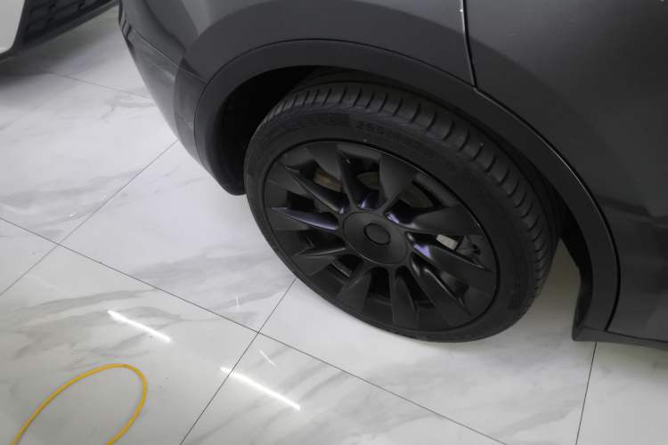 Used Tesla Model Y 2021 Long-Range All-Wheel-Drive Version