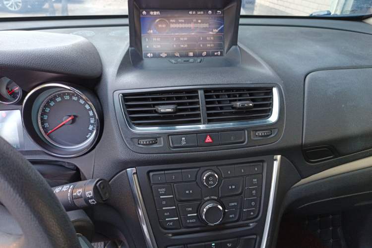 Used Buick Encore 2015 1.4T Automatic Two-Wheel Drive Urban Elite Version
