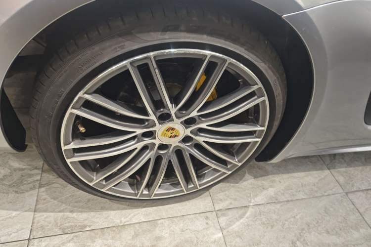 Used Porsche 718 2016 Cayman 2.0T
