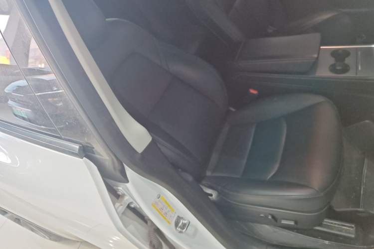 Used Tesla Model Y 2021 Long-Range All-Wheel-Drive Version 3D7