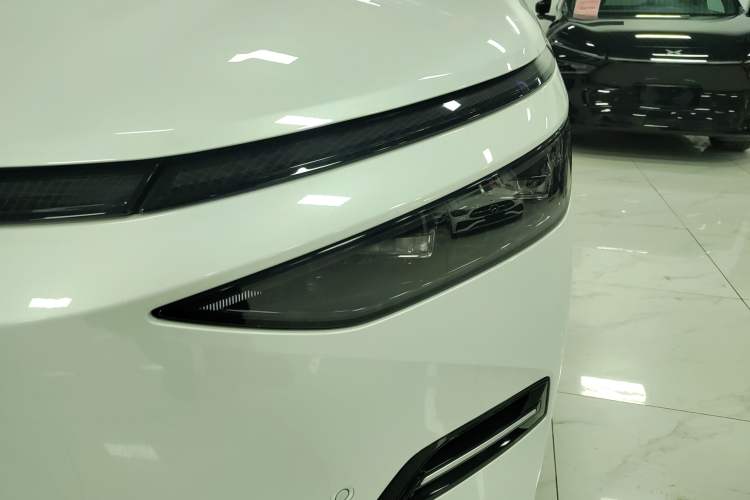 Used XPeng X9 2025 740 Ultra-Long Range Max
