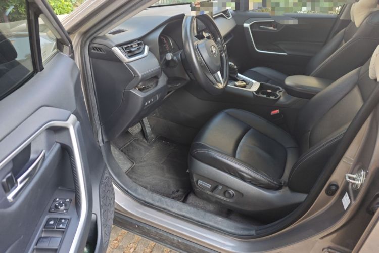 Used Toyota RAV4 2021 2.0L CVT Two-Wheel Drive Fashion Edition
