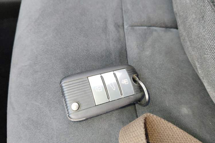 Used Roewe RX5 New Energy 2017 eRX5 50T Hybrid Connected Prestige Flagship Edition
