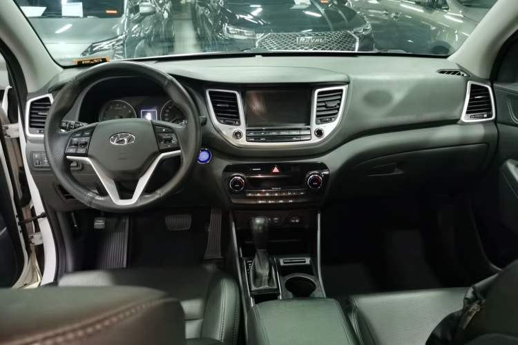 Used Hyundai Tucson 2015 1.6T Dual-Clutch Two-Wheel-Drive Smart Model
