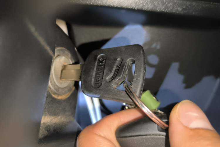 Used Iveco Daily 2017 2.5T A35 Passenger Van 5-7 Seats Model 47Z5
