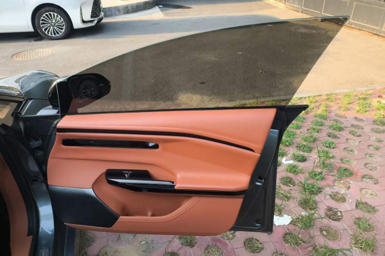 Used  GT 2024 Global Model 710 Ultra-High-Voltage LiDAR Edition
