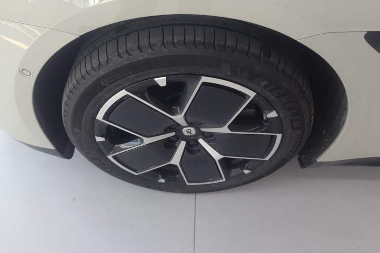 Used Xiaomi Auto SU7 2024 Rear-Drive Long-Range Intelligent Driving Version
