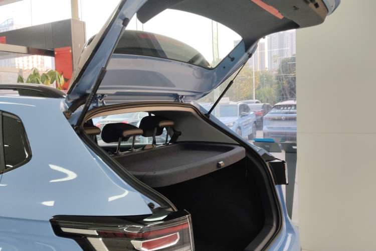 Used Volkswagen Tharu 2025 NewRui 300TSI Prestige Edition
