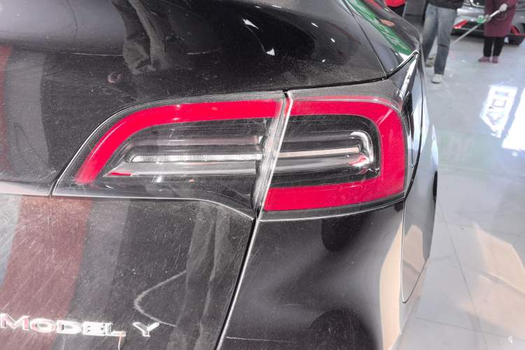 Used Tesla Model Y 2021 Long-Range All-Wheel-Drive Version 3D7
