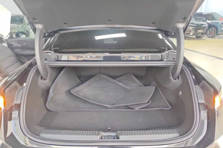 Used Lynk & Co Lynk & Co 10 EM-P 
