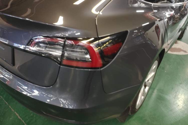 Used Tesla Model 3 2019 Long-Range Rear-Wheel-Drive Version
