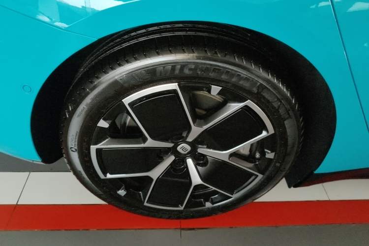 Used  SU7 2024 Rear-Drive Ultra-Long Range Advanced Pro-Level Intelligent Driving Version
