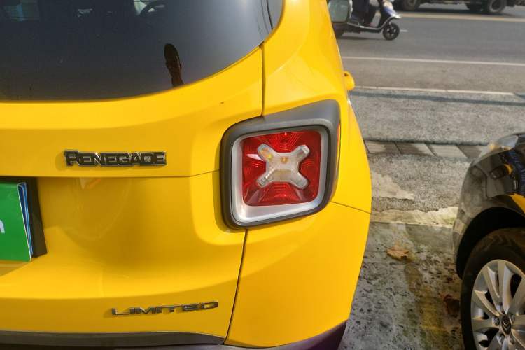 Used  Renegade 2016 1.4T Automatic Smart Edition
