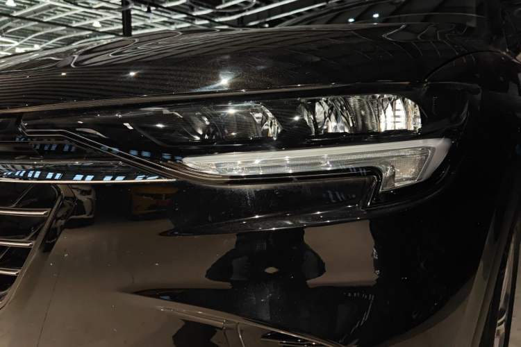 Used Buick Envision 2023 Encore Plus 652T Five-Seat All-Wheel-Drive Luxury Model
