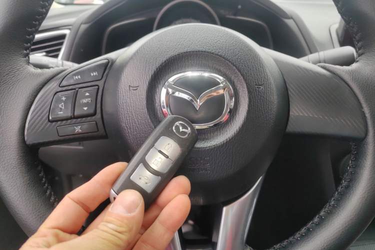 Used Mazda Mazda 3 Axela 2016 Sedan 1.5L Automatic Comfort Model
