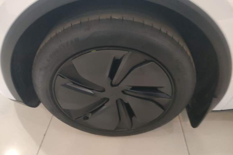 Used Tesla Model Y 2025 Rear-Wheel Drive First Edition