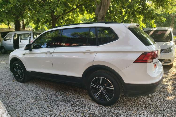 Used Volkswagen Tiguan L 2020 330TSI Automatic Two-Wheel Drive Luxury Edition China VI Standard