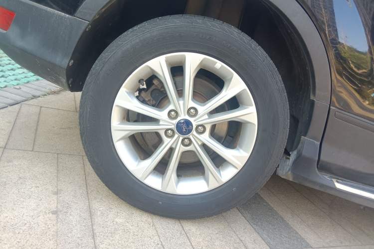 Used Ford Kuga 2018 Facelifted EcoBoost 180 Two-Wheel-Drive Platinum Wing Edition
