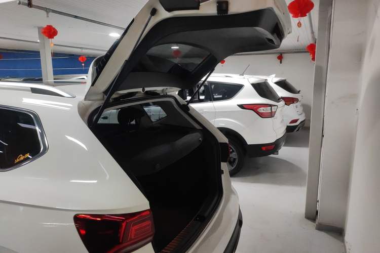 Used Volkswagen Tharu 2019 280TSI Two-Wheel Drive Luxury Version China VI Standard
