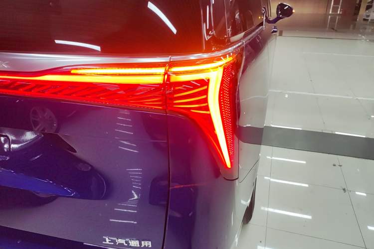 Used Buick Century 2023 2.0T Six-Seater Yinshi Edition
