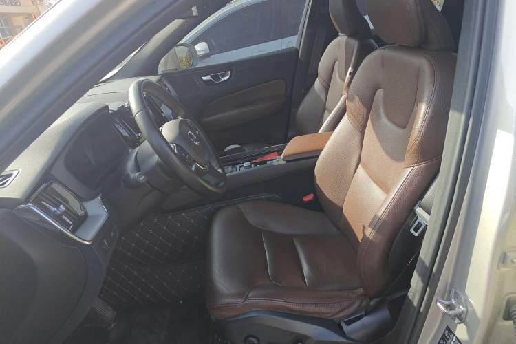 Used Volvo XC60 2021 T5 4x4 Smart Luxury Edition