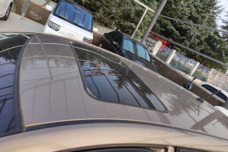 Used Kia K2 2015 Hatchback 1.4L AT GLS Cool Edition
