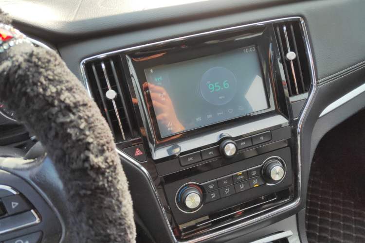 Used Roewe RX5 2016 20T Two-Wheel Drive Automatic Flagship Edition
