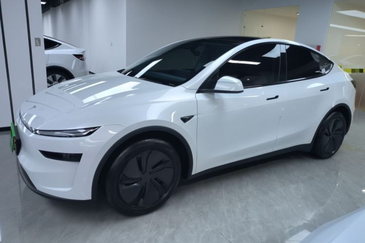 Used Tesla Model Y 2025 Long-Range All-Wheel-Drive Version