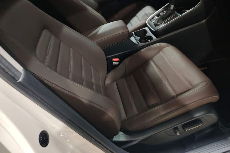 Used Honda CR-V 2023 240TURBO Two-Wheel Drive Deluxe Edition 7 Seats
