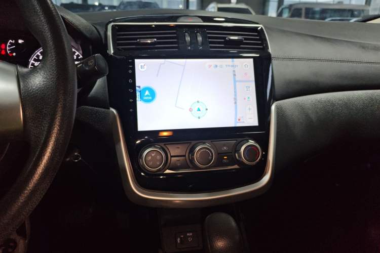 Used Nissan Tiida 2021 1.6L CVT Cool Edition
