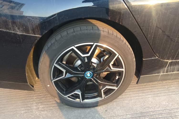 Used BMW i3 2023 eDrive 40 L Midnight Edition
