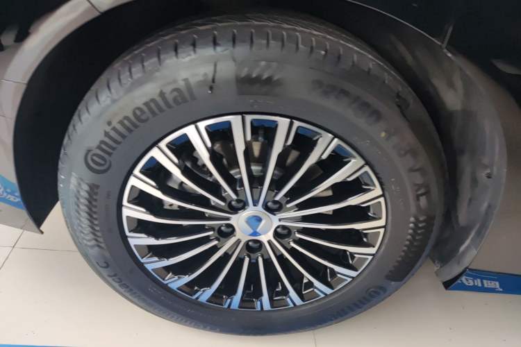 Used Denza D9 2024 DM-i 980 Four-Wheel Drive Prestige Model
