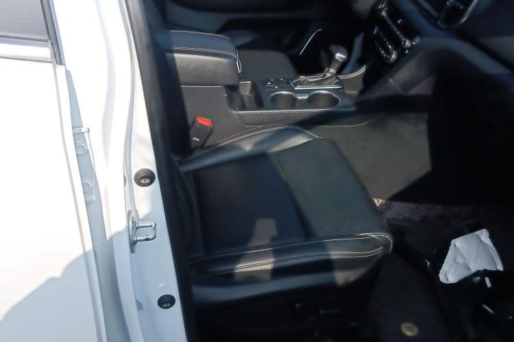 Used Kia KX5 2017 1.6T Automatic Two-Wheel Drive 15th Anniversary Special Edition DLX