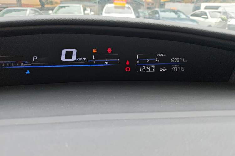 Used Honda Jade 2017 1.8L automatic Comfort version 5 seats
