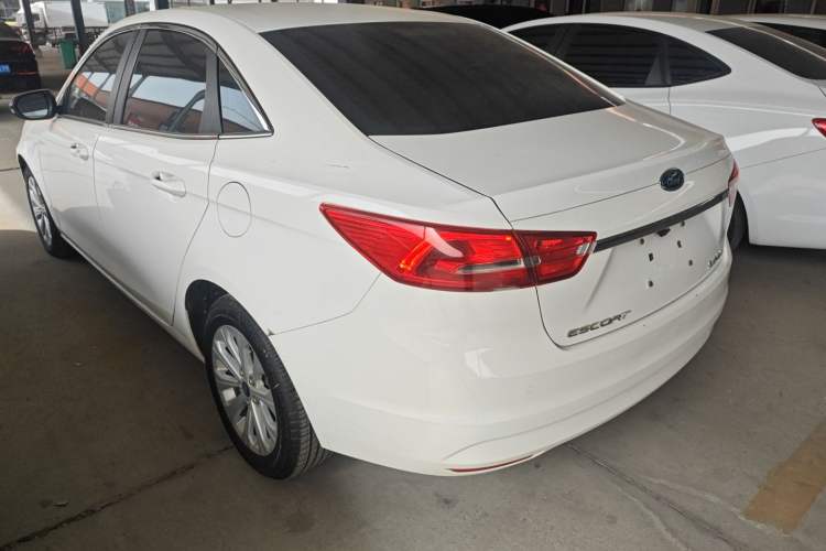 Used Ford Escort 2015 1.5L Automatic Fashion Model
