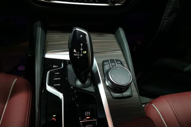 Used BMW 5 Series 2022 Second Facelift 530Li Leading Edition M Sport Package
