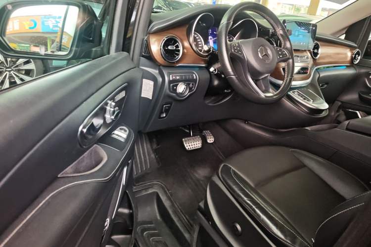 Used Mercedes-Benz V-Class 2021 V 260 L Long-wheelbase Luxury Edition