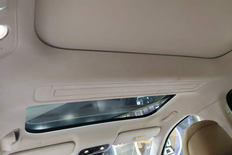 Used Hima AITO M8 2025 Extended-Range Ultra Version 53.4 kWh 6-Seater Edition
