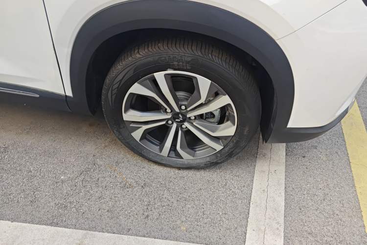 Used Wuling Asta 2022 2.0L DHT Electric-Speed Version
