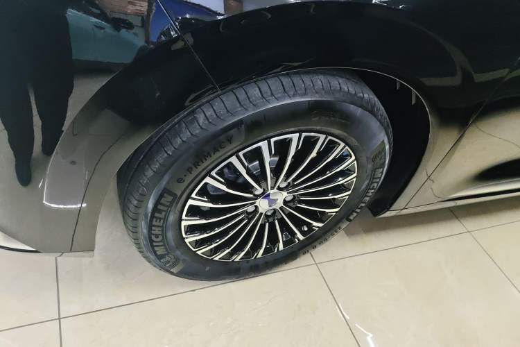 Used Denza D9 2024 DM-i 980 Four-Wheel Drive Prestige Model
