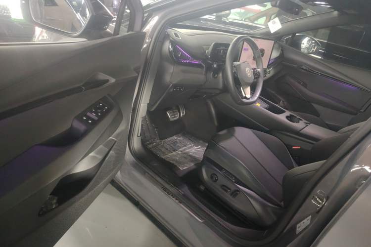 Used Volkswagen ID.UNYX 2024 Pro Long-Range Version