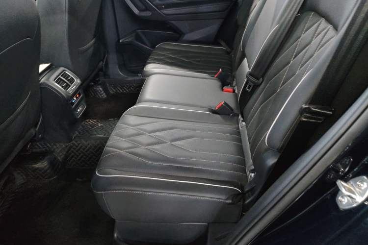 Used Volkswagen Tiguan L 2022 330TSI Automatic Two-Wheel Drive R-Line Enhanced Edition
