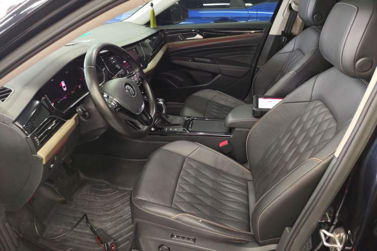 Used Volkswagen Passat 2019 380TSI Luxury Edition China VI Standard
