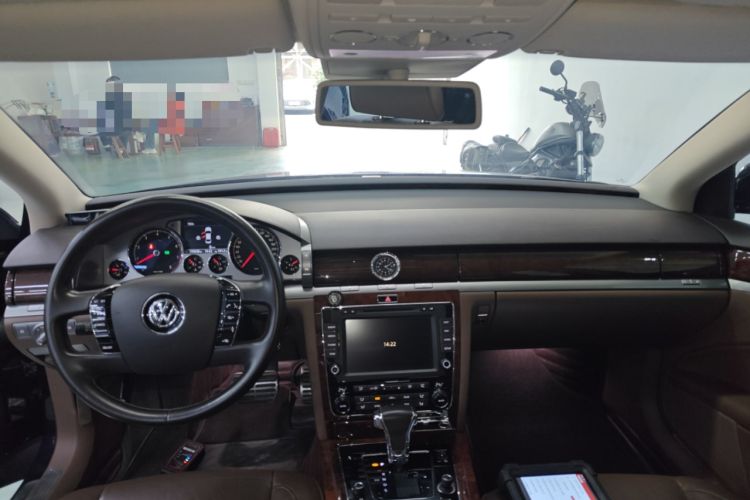 Used Volkswagen Phaeton 2014 3.0L Business Model
