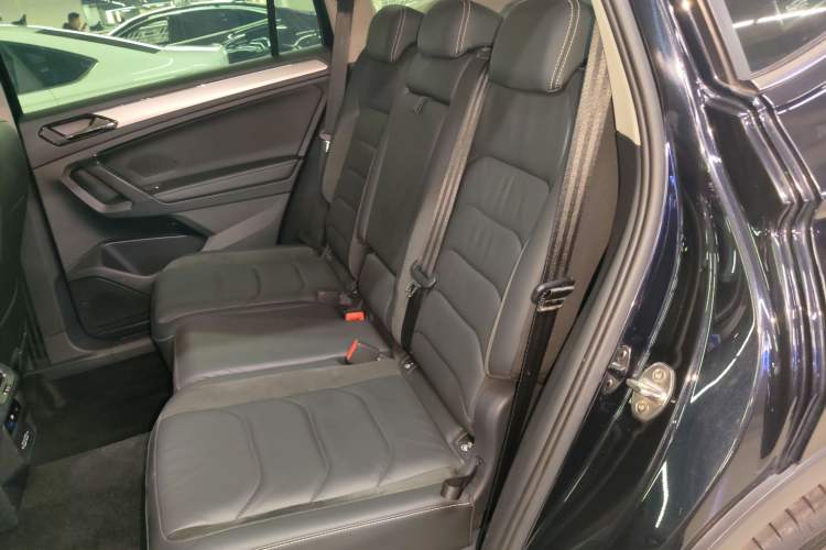 Used Volkswagen Tiguan L 2020 330TSI Automatic Two-Wheel Drive Smart Luxury Edition China VI Standard
