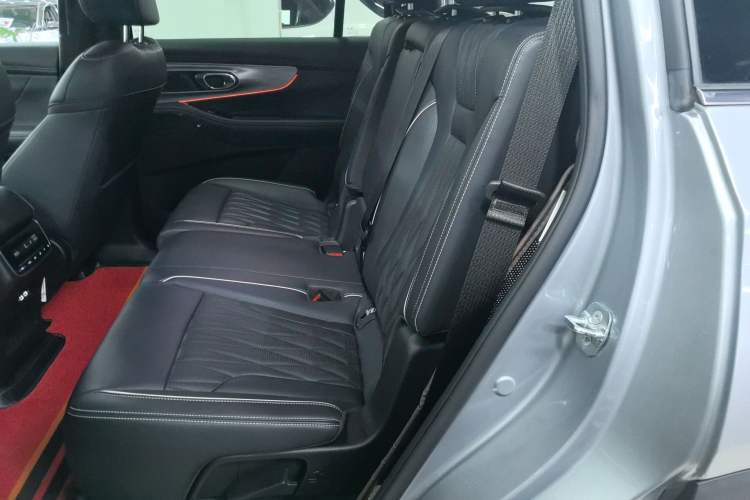 Used GAC Trumpchi GS8 2022 Linghang Series 2.0 TGDI Two-Wheel-Drive Luxury Smart Connectivity Version (7 Seats)
