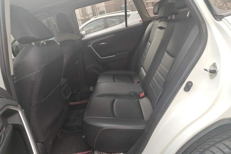 Used Toyota RAV4 2020 2.0L CVT Two-Wheel Drive Prestige Edition