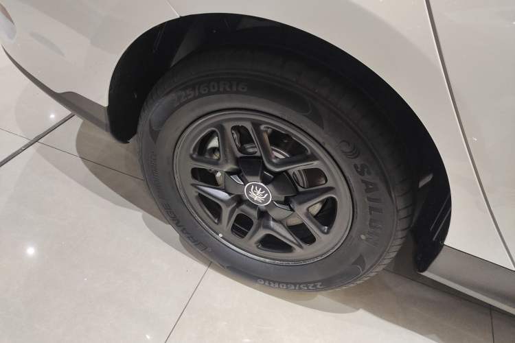 Used BYD Qin PLUS 2025 DM-i Smart Drive 55KM Leading Model
