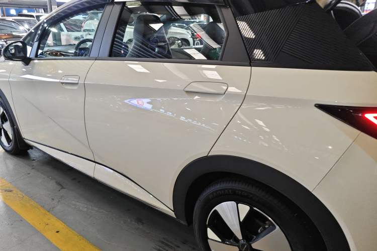 Used BYD Dolphin 2023 420 km Fashion Edition